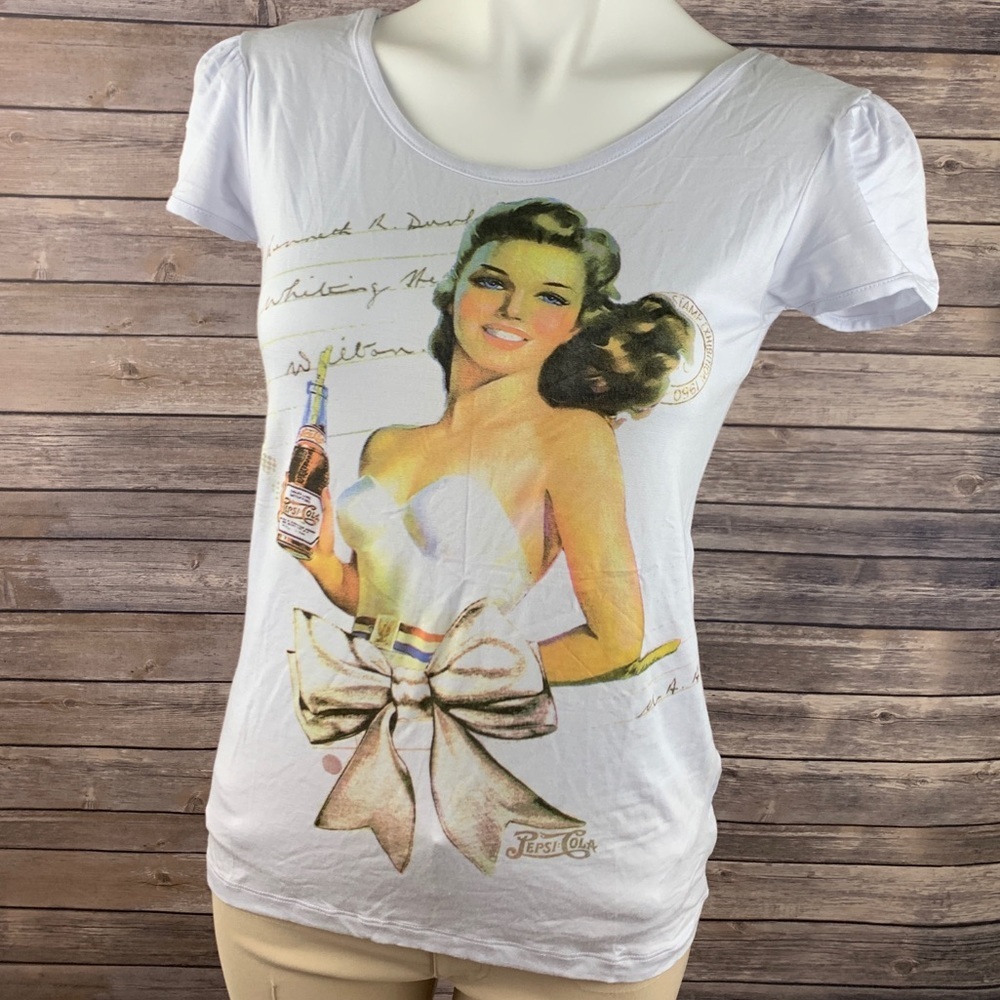Pepsi Cola White Graphic Button & Keyhole Back - Picture 2 of 14